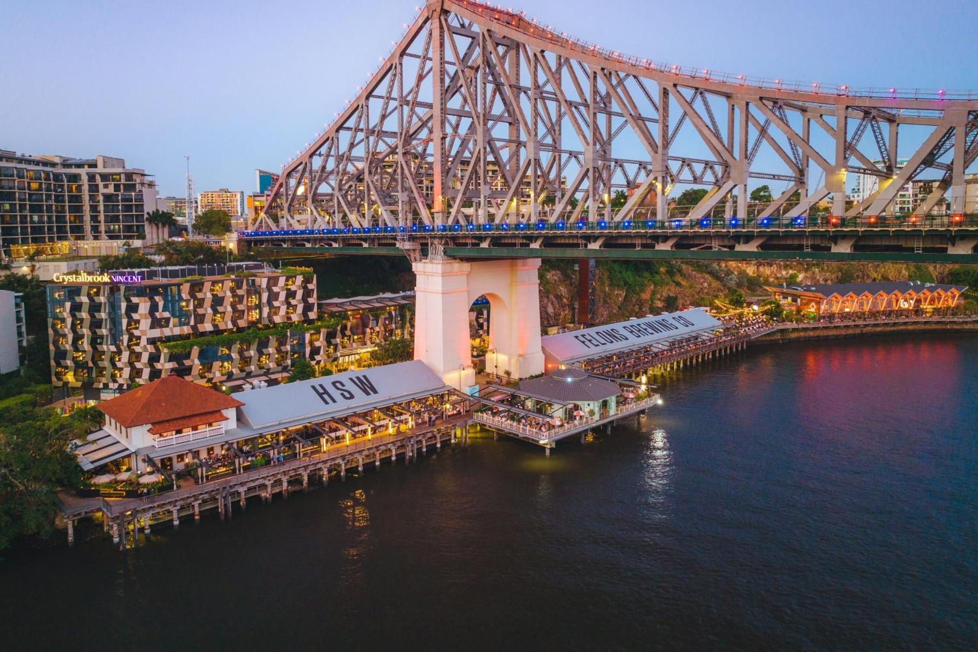 W Brisbane Hotel Exterior photo The Story Bridge and the Riverlife Pavilion