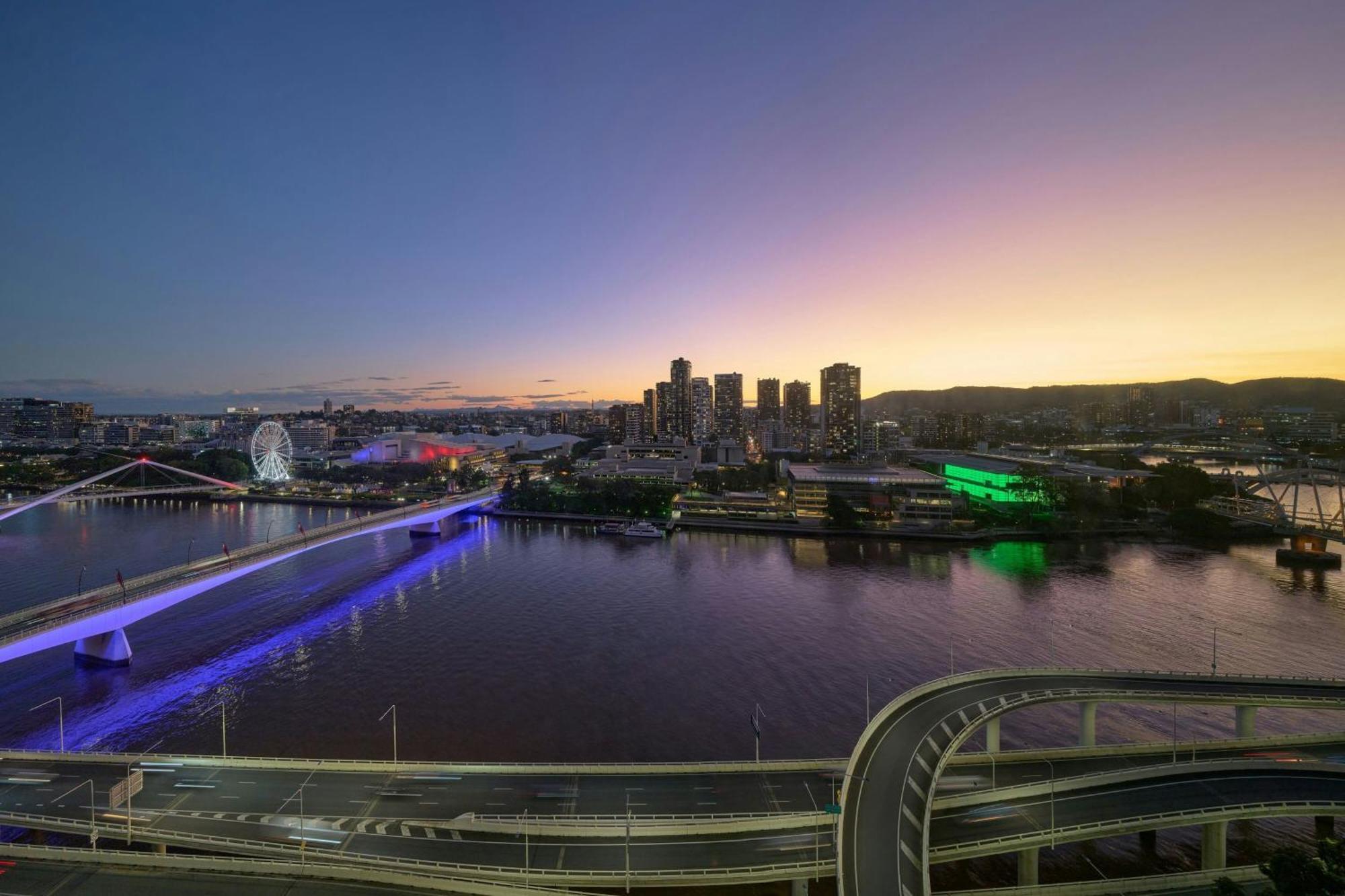 W Brisbane Hotel Exterior photo